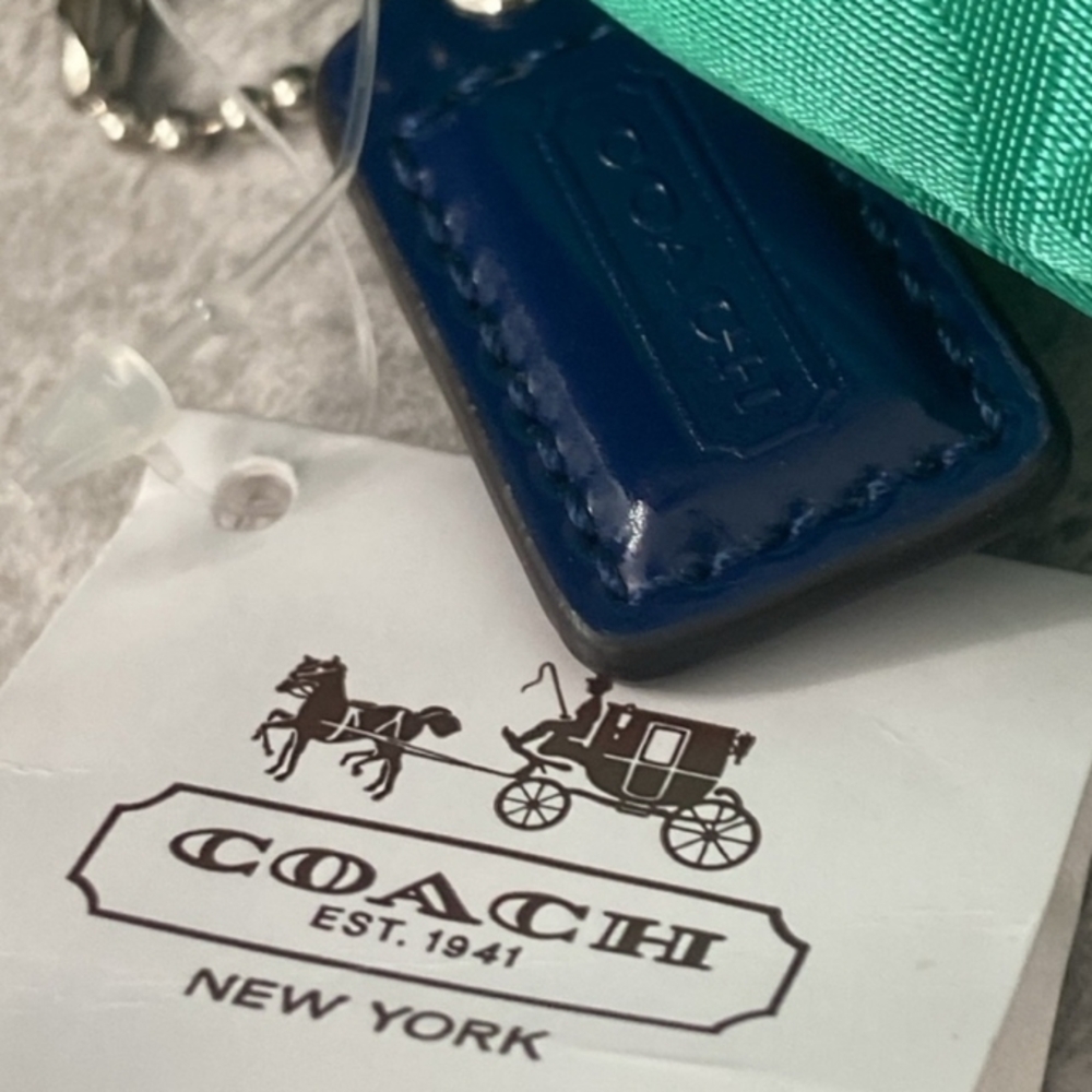 Teal Coach Wristlet, Dust bag And Blue Coach Tag - Picture 2 of 6